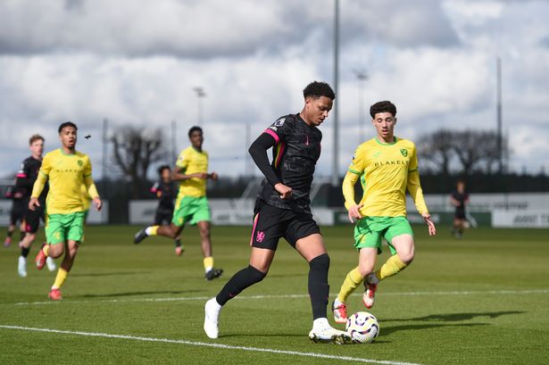 Omari Kellyman playing for Chelsea's Under-21s