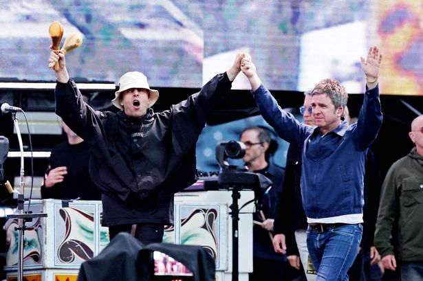 Liam Gallagher lashed out at Edinburgh council at an Oasis show last night at Murrayfield stadium