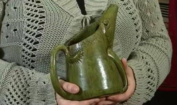 Antiques roadshow ewenny pottery jug bbc