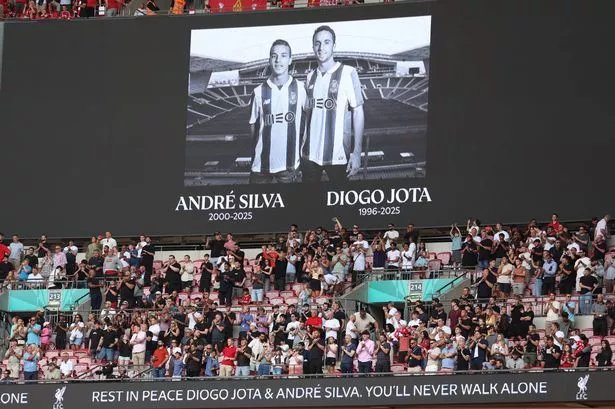 A tribute to Jota and Andre Silva before kickoff