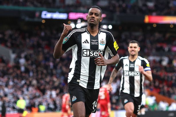 Alexander Isak celebrating a goal