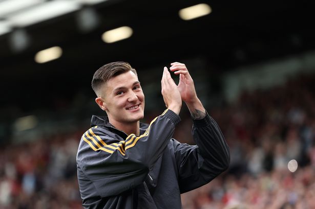 Benjamin Sesko of Manchester United acknowledges the fans