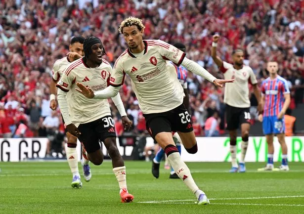 Hugo Ekitike of Liverpool celebrates