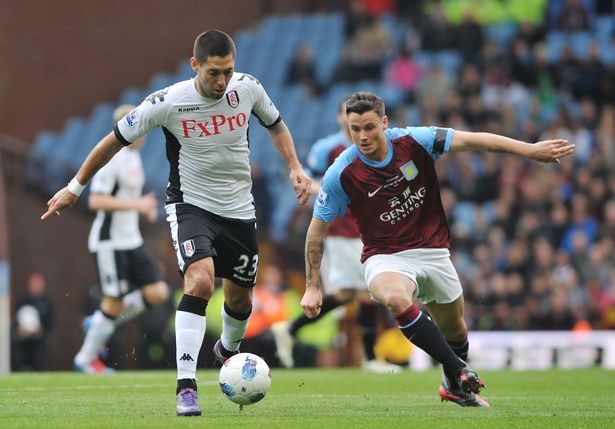 Clint Dempsey playing for Fulham in 2012