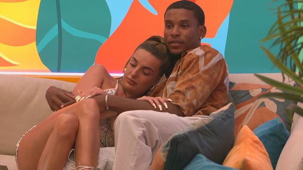 Toni, Shakira and Yas have all been tipped to win at points with their partners