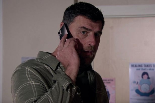 Coronation Street fans saw Lisa Swain's therapist Floyd making a 'suspicious' phone call