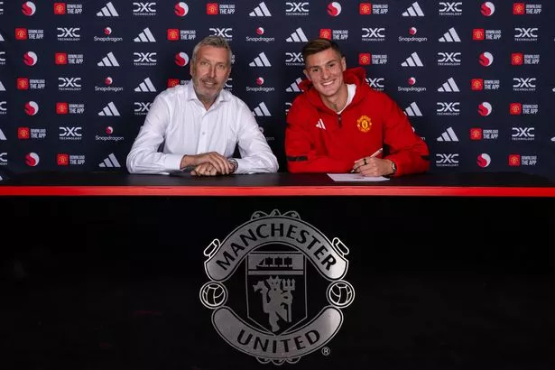 Benjamin Sesko signs for Manchester United