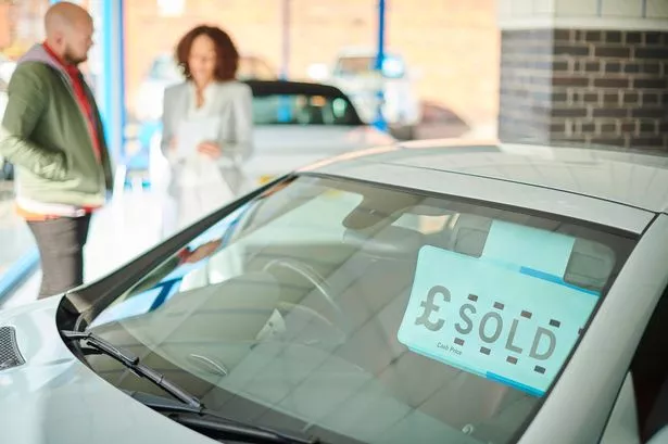 car sales person selling online
