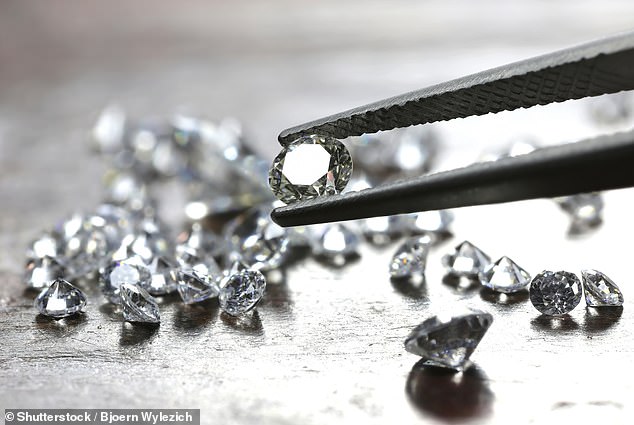 The Antwerp diamond district is the largest diamond district in the world. In 2017, roughly 234 million carats were traded in the district