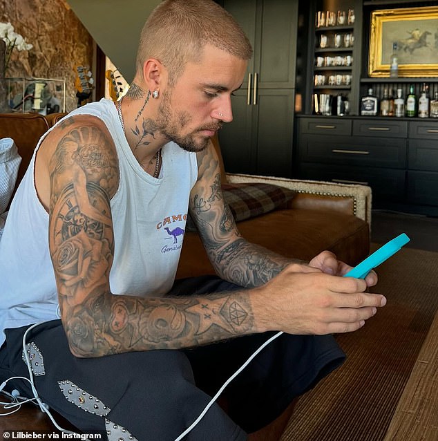 Justin has been active on social media over the weekend and uploaded a carousel of Instagram photos on Sunday