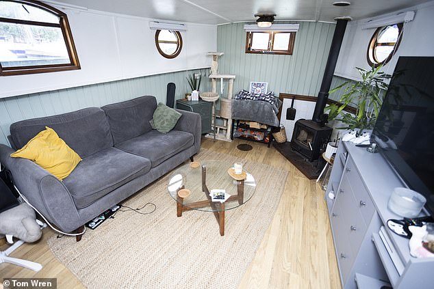 Lucy mentioned that she has significantly reduced her expenses, noting that she previously spent £1,100 on bills, whereas now, living on the boat, her costs are only £600