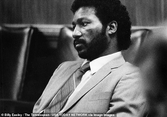 Byron Lewis Black (right) hears testimony in his trial on murder charges in Metro's Circuit Court at the Davidson County Courthouse on March 9, 1989