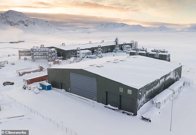 Mammoth in Iceland removes up to 36,000 tons of carbon per year - roughly equivalent to taking 8,000 cars off the road