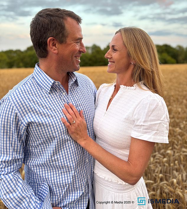 Peter Phillips proposed to fiancé Hillary Sperling with a stunning diamond ring from Mayfair jeweller Pragnall, the same designer behind Queen Elizabeth's 1946 engagement ring