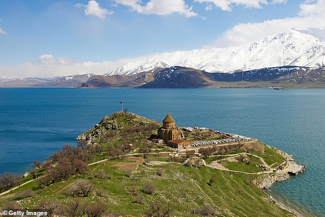 The ruins were discovered in 1997 by Turkish underwater filmmaker Tossen Salin while studying Lake Van's unusual micro-invertebrates