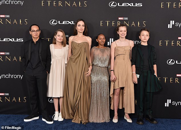 Jane hadn’t seen her grandchildren for nine years before she died on Tuesday. Five of them, Maddox, Vivienne, Knox, Shiloh, and Zahara went with their mother to the LA premiere of Eternals in 2021