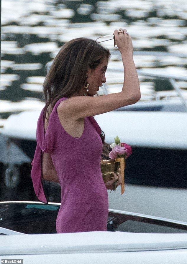 She oozed sophistication in her gorgeous pink dress with a matching bouquet