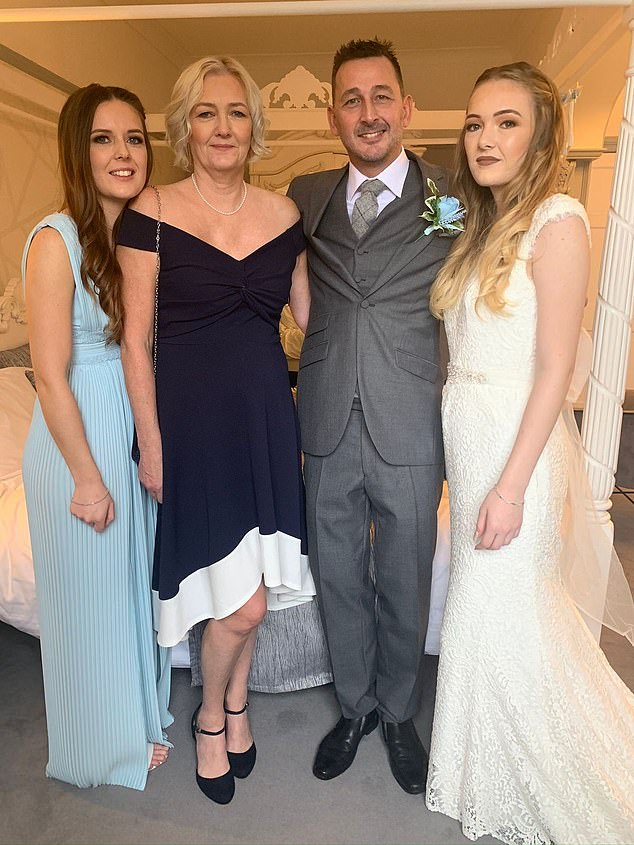 Craig Bloomer with his daughter Rebecca Bloomer (right), his late wife Jane (left), and his second daughter Danni Perks (far left)