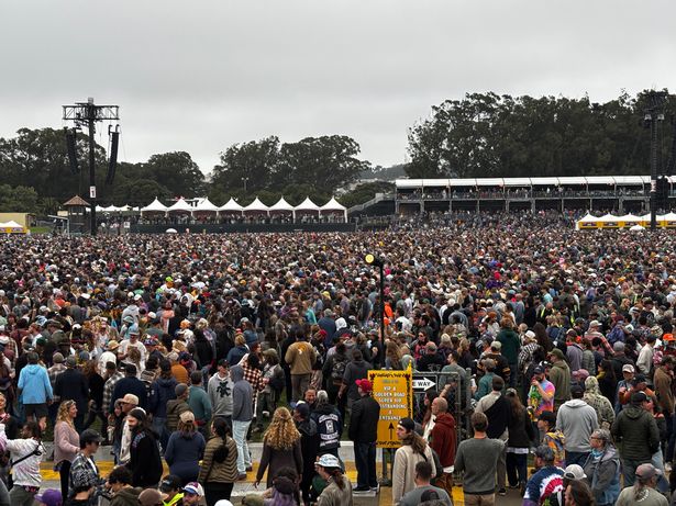 Thousands of fans gathered last Friday for the 60th anniversary show