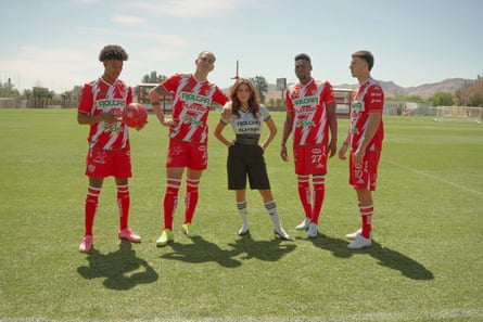 Eva Longoria is determined to reverse the decline of Necaxa.