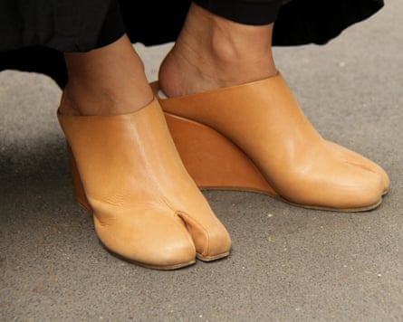 Peach-coloured split. toe leather shoes