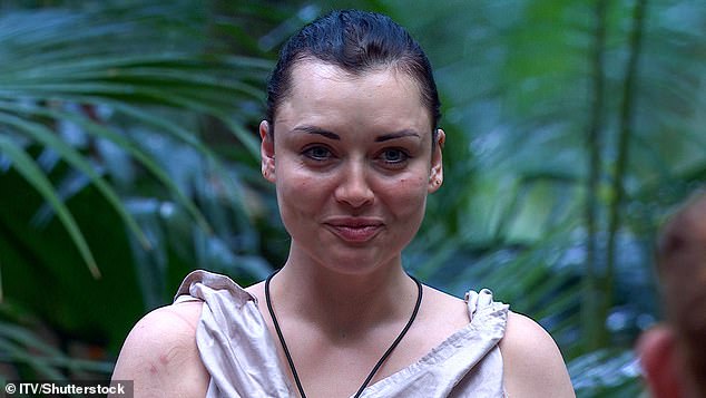 The evening's episode opened with Shona and Lisa's first morning as camp leader and deputy and they both woke up well rested from a great night's sleep in the comfort of the treehouse