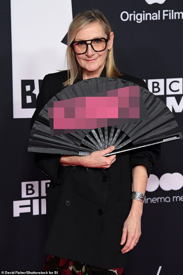 Lesley Sharp shocked onlookers as she waved a fan around which said c**t