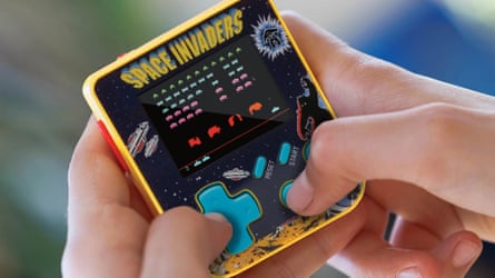 Super Pocket Space Invaders
