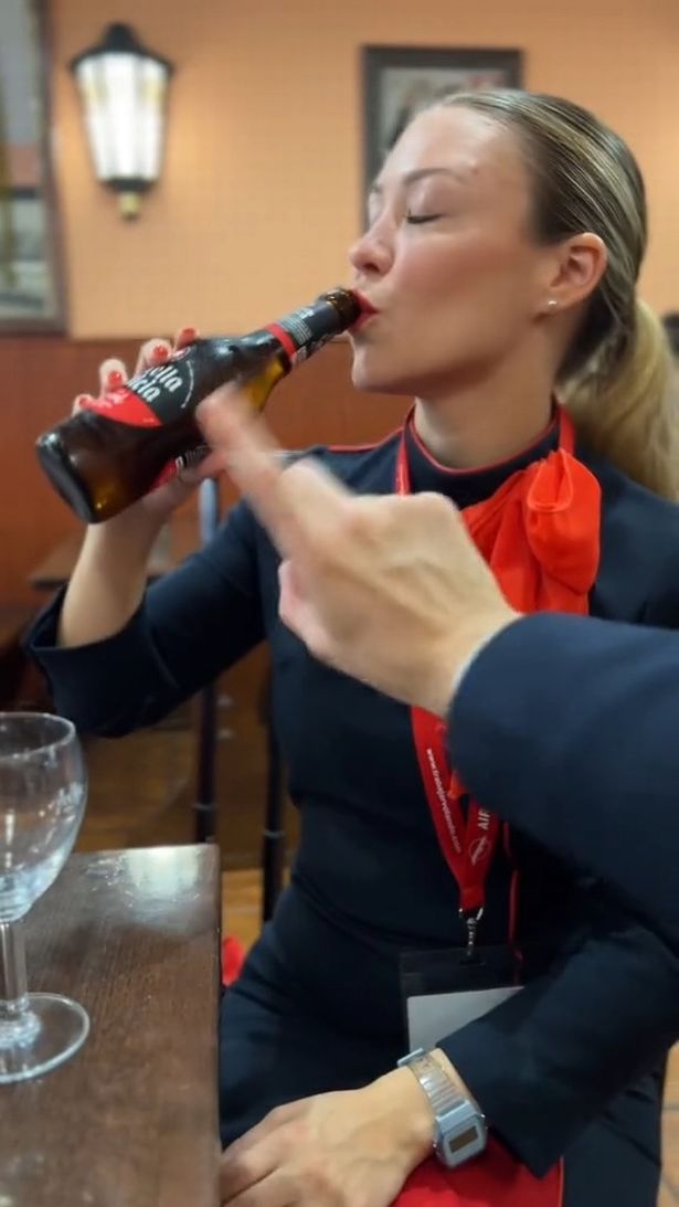 There are strict rules around smoking vaping and drinking in uniform (Jam Press)