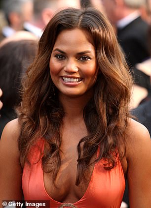 Now, dramatic new computer-generated images have revealed what the reality star might have looked like had she not gone under the knife. She's seen in 2009