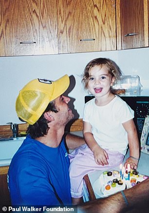 Marking the 12th anniversary of his death, the 27-year-old model posted three photos of her with her dad when she was a little girl