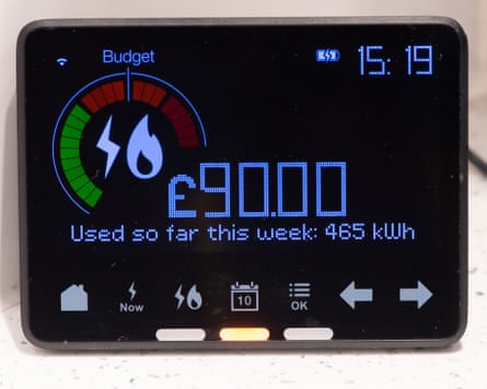 a smart meter showing a weekly reading of £90 used