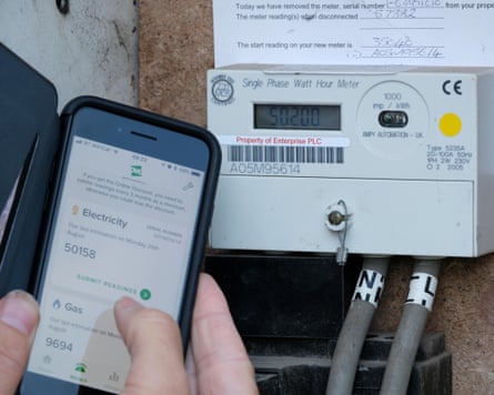 Submitting gas and electric meter reading to energy company using an app on a smartphone