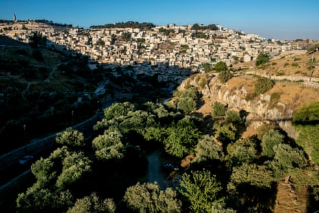 An overview of Batn al-Hawa