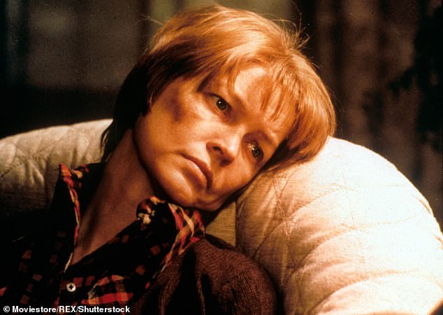 Both Linda Blair and Ellen Burstyn suffered painful back injuries during filming. Their real screams of pain can be heard in the film